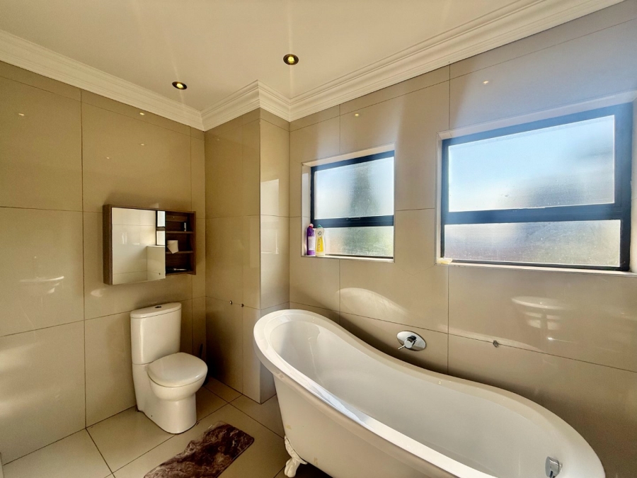 4 Bedroom Property for Sale in Birdwood Estate North West